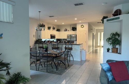 Sunset Lakes House | Shreks Hideout! 4 BR/3 BA Pool & Pets in Sunset Lakes!