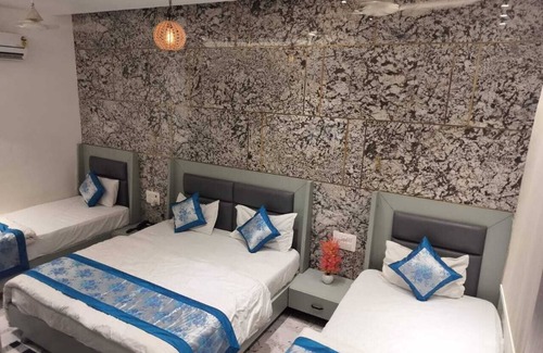 Vrindavan Hotel | Shri Balaji Dham Hotel