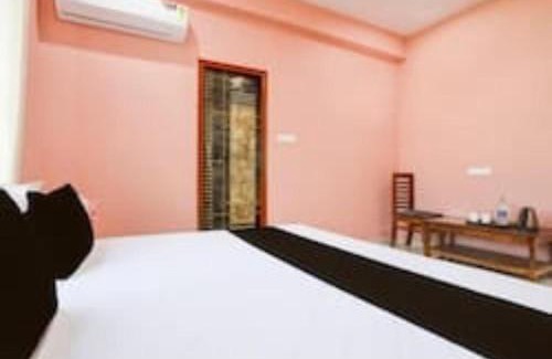 Varanasi House | Shri Gopal Upwan Hotel Lawn & Banquet, Varanasi