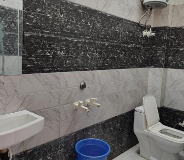 Mathura Hotel | Shri prabhu dham- Near Prem Mandir