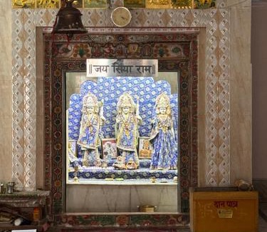 Faizabad House | Shri Ram Janki Ashram by Omji - 10 min walk to Hanuman Garhi temple