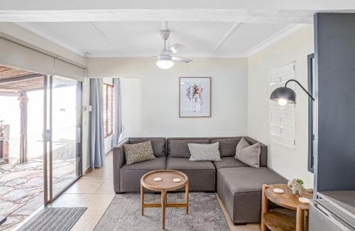 Umhlali Beach Apartment | Shrimp Lane Cottages, Saw Sea Chalet