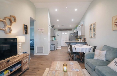 Port St. Joe House | Shrimp Shack - Close to Downtown & Beaches - King Bed - Boat Parking - NO Pet Fees !