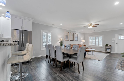 East Ocean View House | Shuffleboard! Big Yard + Walk to Beach! Spacious and Clean!