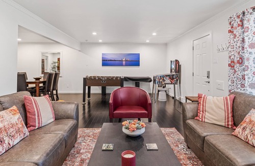 Park Cities House | Shuffleboard & Foosball / 3 King / Northpark Area