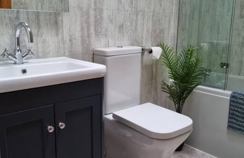Melrose House | Shunters Cottage