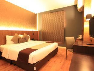 Thanon Phetchaburi Hotel | Siam Swana