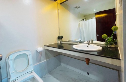 Pasay Hotel | Siayan Travellers Inn Manila powered by Cocotel