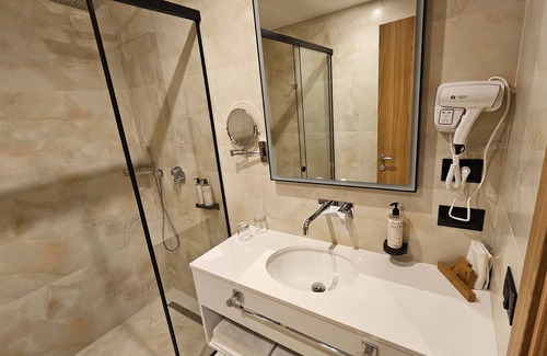 Tirana Hotel | SIBB Hotel