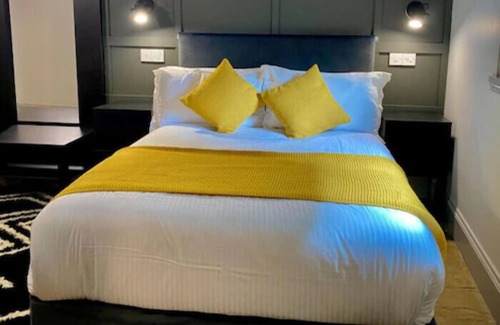 Central Aberdeen Hotel | Siberia Bar & Hotel