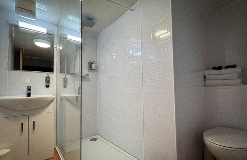 Central Aberdeen Hotel | Siberia Bar & Hotel