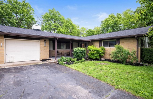 Delaware County House | Side A Riverfront Hot Tub Game Room Grill Sleeps 12