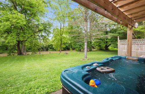 Delaware County House | Side A Riverfront Hot Tub Game Room Grill Sleeps 12
