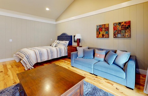 North Park City Hotel | Sidewinder Sunshine