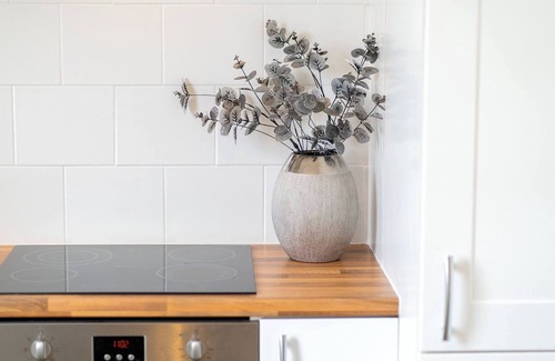 Murthill Apartment | Sidlaw View - 3 Bed in the Suburbs