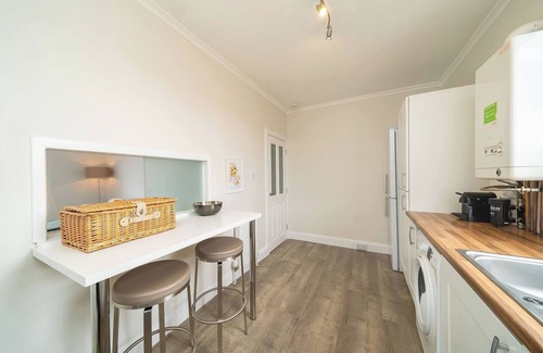 Murthill Apartment | Sidlaw View - 3 Bed in the Suburbs