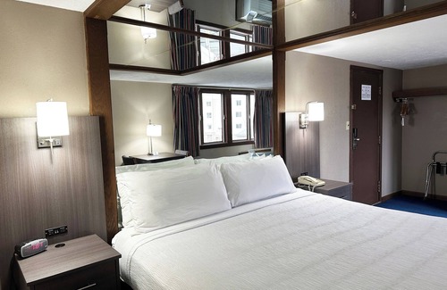 Gatlinburg Hotel | Sidney James Mountain Lodge