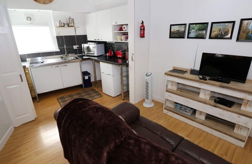 Ystradgynlais Cottage | SIED YR ARDD, pet friendly, country holiday cottage in Ystradgynlais