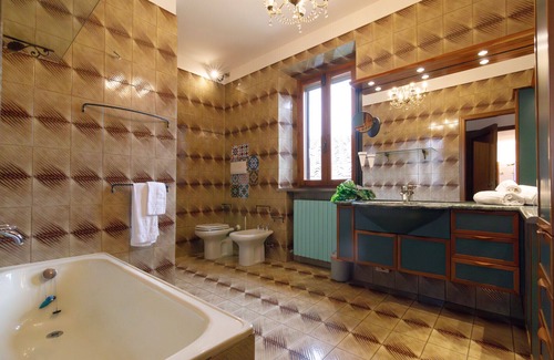 Ponte di Gabbiano Apartment | Siena's Edge Apartment: Rustic Villa Charm