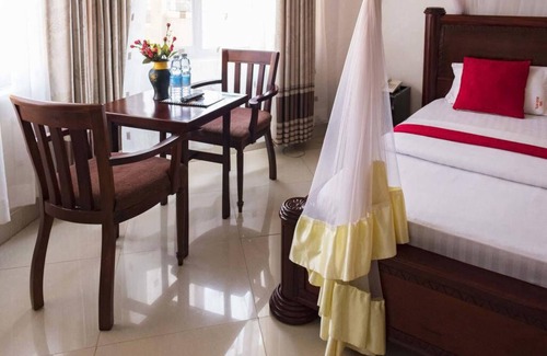 Entebbe Hotel | Sienna Beach Hotel