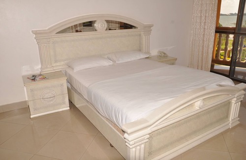 Entebbe Hotel | Sienna Beach Hotel