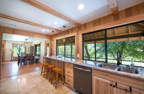 Oakhurst House | Sierra Base Camp