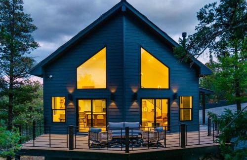 Ruidoso House | Sierra Blanca Views New-Build Cabin in Ruidoso
