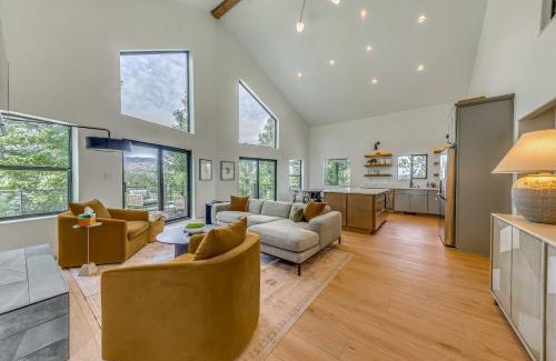 Ruidoso House | Sierra Blanca Views New-Build Cabin in Ruidoso