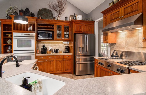 Mariposa House | Sierra Cider's Yosemite Homesteadn