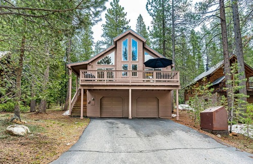 Truckee House | Sierra Haven by Tahoe Mountain Properties
