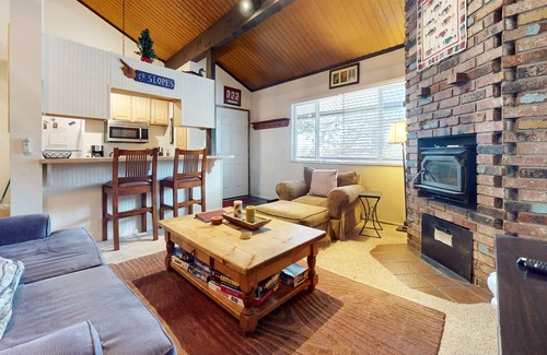 Mammoth Lakes Condo | Sierra Manors 75 Cozy and Comfy Condo, On the Shuttle Route by RedAwning