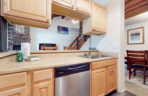 Mammoth Lakes Condo | Sierra Manors 75 Cozy and Comfy Condo, On the Shuttle Route by RedAwning