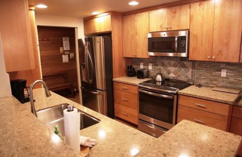 Mammoth Lakes Apartment | Sierra Megeve #7 Condo