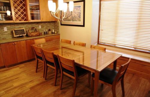 Mammoth Lakes Apartment | Sierra Megeve #7 Condo