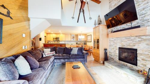 Mammoth Lakes Apartment | Sierra Megeve #7 Condo