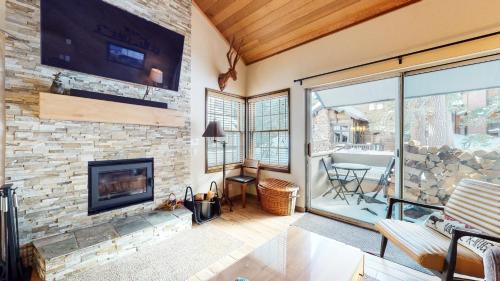 Mammoth Lakes Apartment | Sierra Megeve #7 Condo
