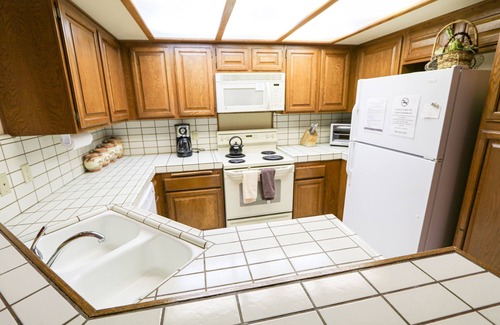 Mammoth Lakes Condo | Sierra Megeve 8 Cozy Yet Spacious Condo, Just A Short Walk To Canyon Lodge by RedAwning