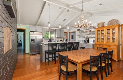Yosemite Forks House | Sierra Mountain Escape - Brand new spa/game room