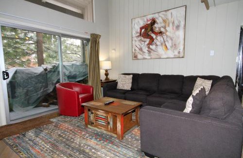 Mammoth Lakes House | Sierra Park Villas #03