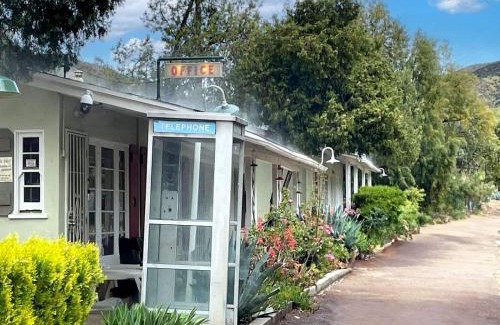 Agua Dulce Hotel | Sierra Pelona Motel