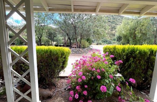 Agua Dulce Hotel | Sierra Pelona Motel