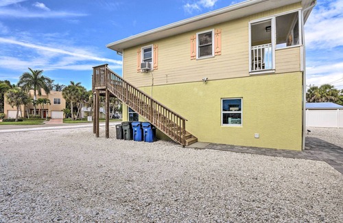 Siesta Key Village Cottage | Siesta Key Village Home < Half Mi to Beach!