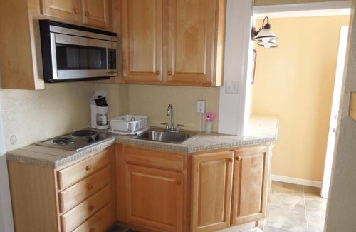 North End Hotel | Sifting Sands Motel