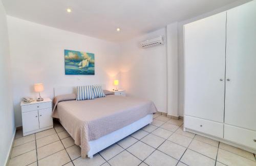 Kamari Hotel | Sigalas Beach Hotel