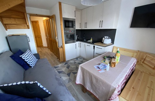 Montalbert Apartment | Signal 302 for 6 person