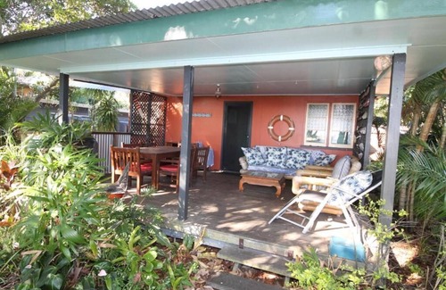 Brisbane Waterfront Cottage | Signal Cottage Moreton island