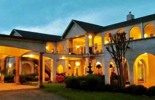 Lookout Valley Neighborhood Association Hotel | Signal Mountain Room at Tennessee RiverPlace