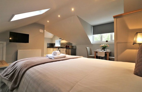Airdrie Apartment | Signature - Linden Cottage Room 3
