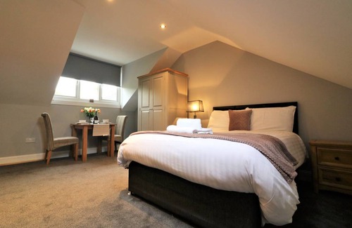 Airdrie Apartment | Signature - Linden Cottage Room 3
