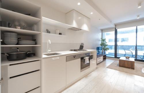 South Yarra Apartment | Signature South Yarra Style 2br2bafree Parking